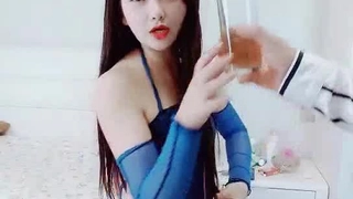 专约老阿姨，35岁极品良家兼职，两炮过后瘫软沙发，小憩二十分钟，舌吻调情，骚穴水汪汪，无套插入激情再燃