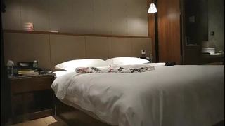 天堂资源官网在线资源纤细美腿一线天鲍鱼，龟头都不好放进去【完整版38分钟已上传简介】
