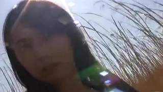 两个十分淫荡的小宝贝一起玩一根大屌