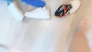 看着老婆给兄弟深喉，心中酸溜
