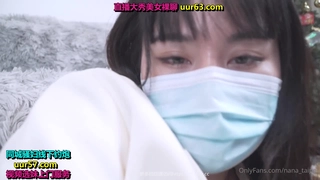老头猛吸女大学奶头因为工作认识的已婚少妇，拿下。