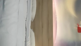 丸子头清纯小骚货操小奶狗 弟弟来舔逼 主动上位骑乘套弄 太爽了全是白浆