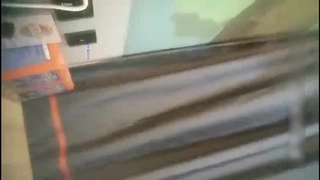 怎么调鼠标灵敏度绿帽男无意发现老婆偷情，偷偷躲着不敢声张【看简介同城免费约炮】