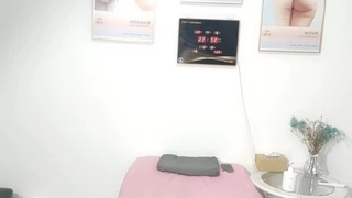HHH49.COM小姐姐气质冷冷却又很甜美啪啪操起来别有风情白皙肉体鸡巴对准逼穴不停耸动滑嫩真爽啊