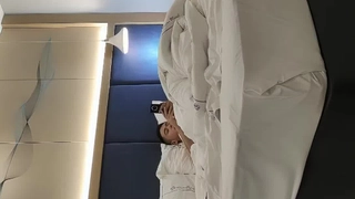 小哥好厉害跟风骚的嫂子啪啪直播，舔逼口交让嫂子舔淫水大鸡巴，风骚草嘴又干逼真耐操，暴力抽插叫声好骚第02集