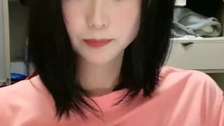 大奶压缩乳头他妈的夹在大奶荡妇之间