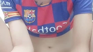大学生Chloe Foster在宿舍房间里给了一个惊人的口交