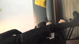 明星颜值顶级美妞女神下海，两个粉嫩打车灯，跳蛋震动一线天粉穴，震得浪叫呻吟，圆润肥臀堪称极品